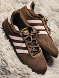 Adidas Breaknet Sleek Tenis Café con Rosa para Mujer — Talla 26 MX